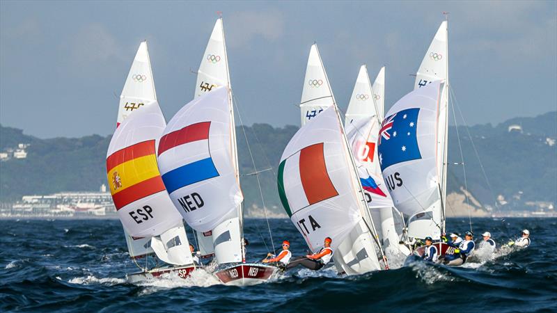 Tokyo2020 - Day 4 - July, 28, - Enoshima, Japan. The paleton charge for the finish - Womens 470 photo copyright Richard Gladwell - Sail-World.com / nz taken at  and featuring the 470 class