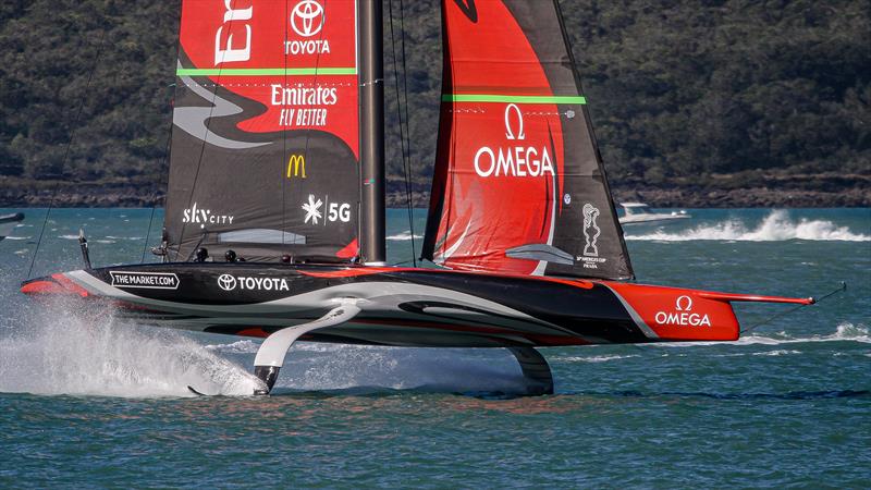 Emirates Team New Zealand sets up - Stadium Course - Waitemata Harbour - September 21, 2020 photo copyright Richard Gladwell / Sail-World.com taken at Royal New Zealand Yacht Squadron and featuring the AC75 class