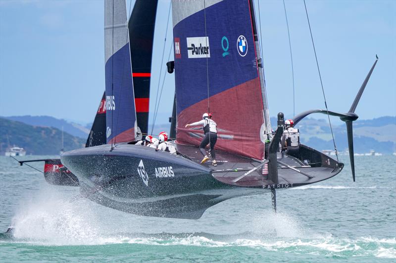 Patriot's cutaway underbody, along with small high performance wings differentiated her from the other Challengers. - photo © Carlo Borlenghi/AC36