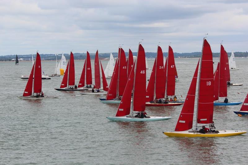 Redwing start at Cowes Week photo copyright Jonathan Nainby-Luxmoore taken at Cowes Combined Clubs and featuring the Bembridge Redwing class