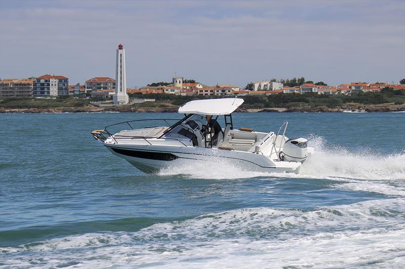 Flyer 8 Sundeck - photo © Beneteau