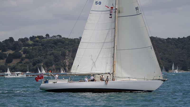 Ta'Aroa (S&S 1964) with the Saddle Island reef at the entrance to Mahurangi Harbour behind - Mahurangi Regatta - January 29, 2022 photo copyright Richard Gladwell - Sail-World.com/nz taken at  and featuring the Classic Yachts class