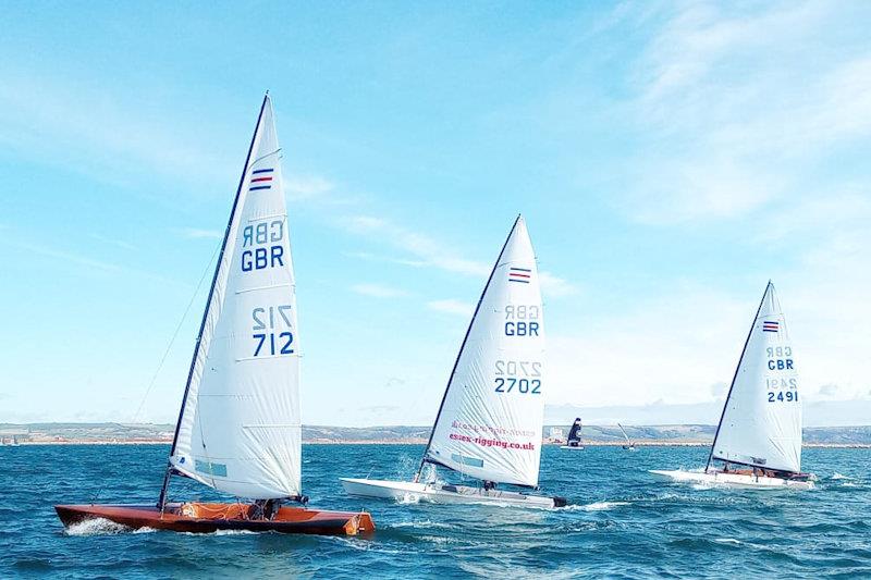 Contender open meeting at Castle Cove - photo © Richard Bowers