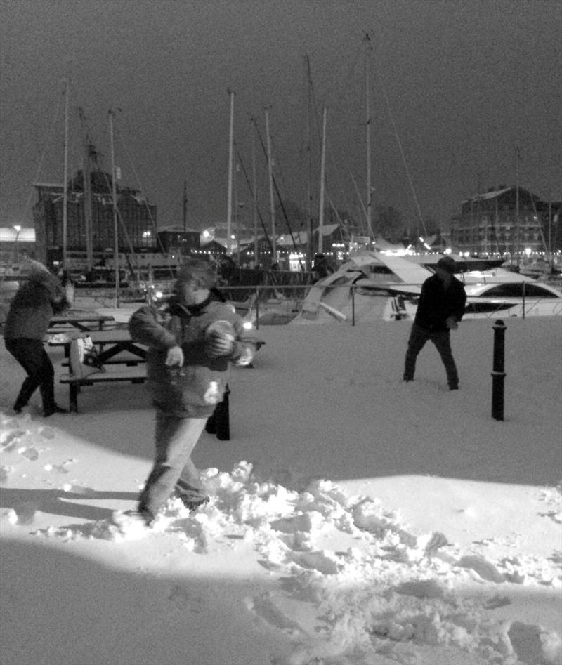 Midnight snowball fight on the way home from the quiz night - photo © SV Taipan