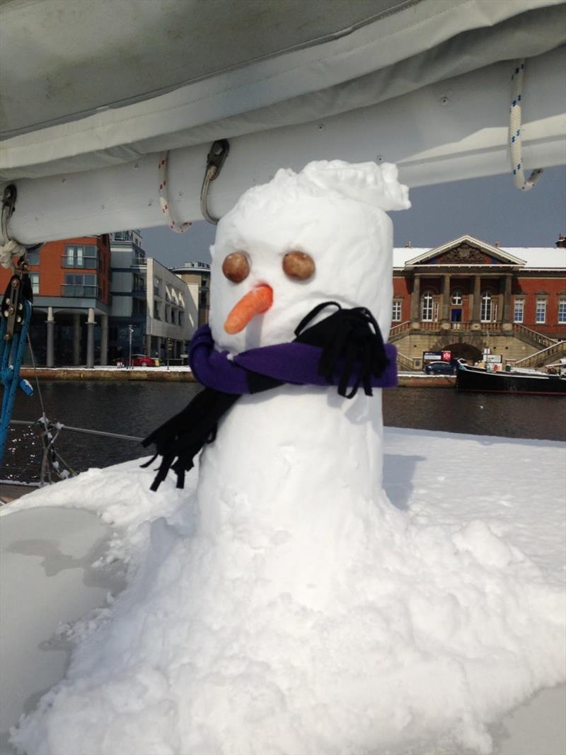 Snow statue - photo © SV Taipan