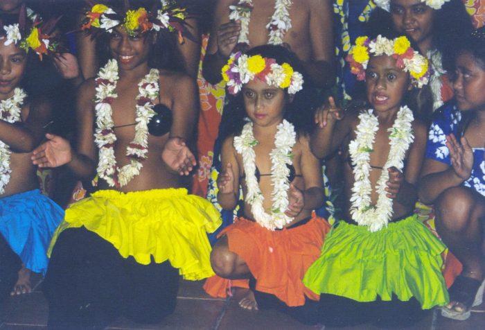 Moorea dance group - photo © Hugh & Heather Bacon