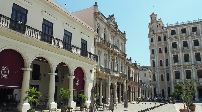 Plaza Vieja - Restaurants, bars, boutiques, hotels, home stays and a primary school - Life must go on - photo © Neil Langford, SV Crystal Blues