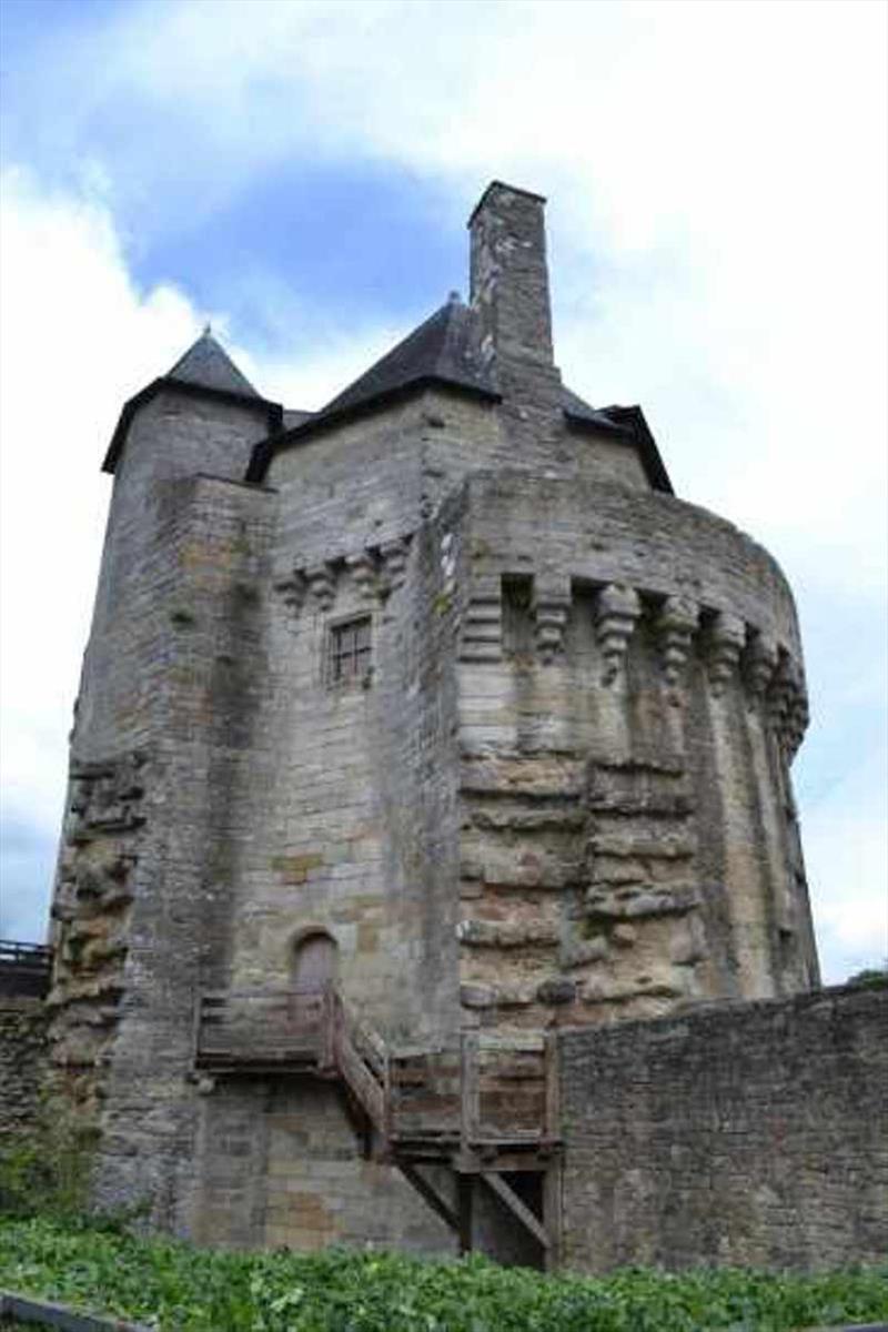 Cathedral Saint-Pierre de Vannes - photo © SV Red Roo