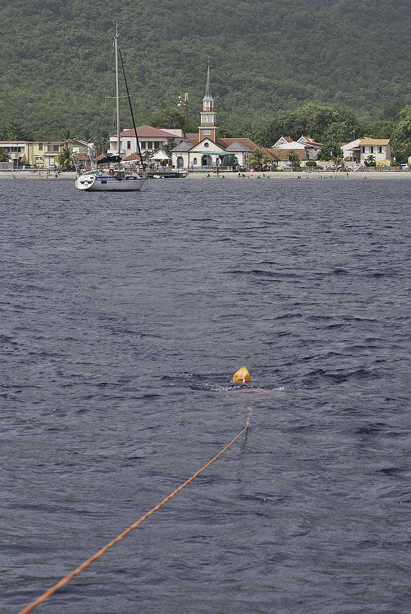 Dragging the plankton net on leaving the bay - photo © Mission Océan 