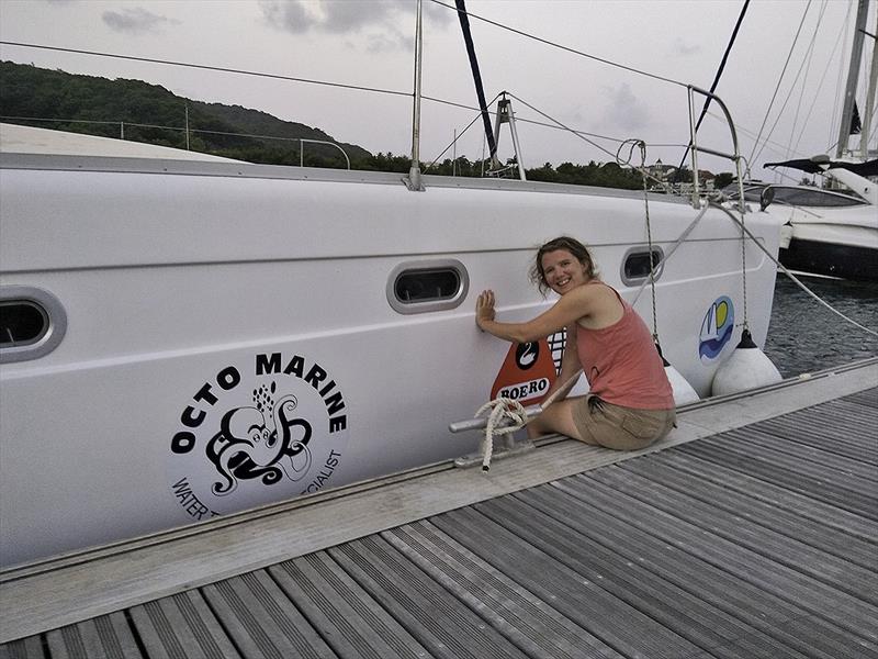 Installing the new stickers - photo © Mission Océan 