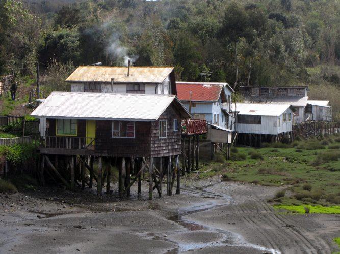 Palafitos in Mechuque. - photo © Laurence Roberts and Mary Anne Unrau