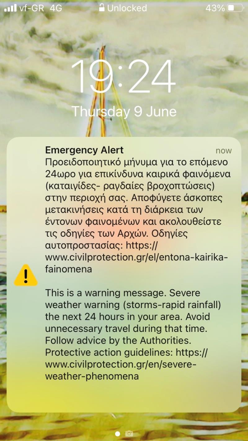 Emergency alert - photo © SV Red Roo