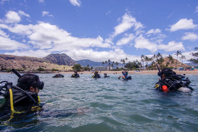 COAST students at their first confined water dive in Poka?i Bay - photo © Blake Nowack / Kuleana Coral Reefs