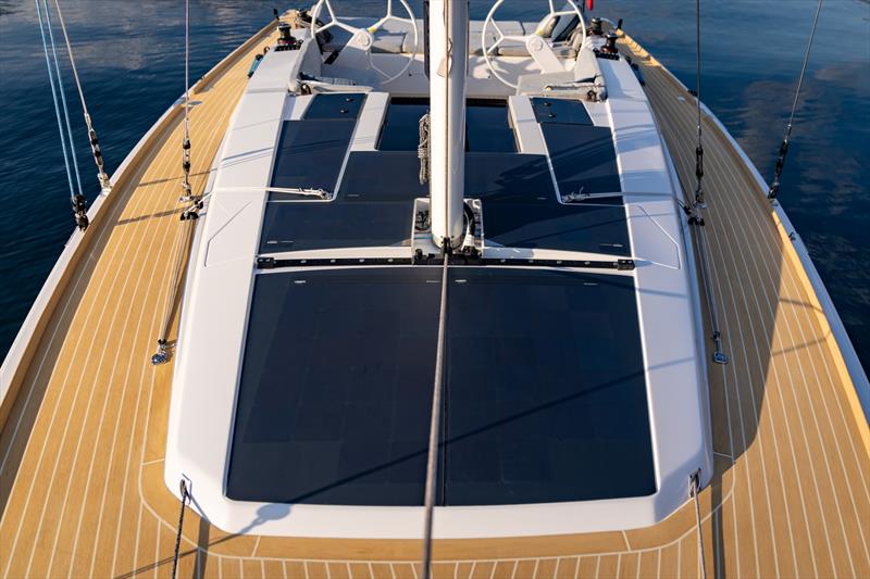Grand Soleil Blue - photo © Gianluca Naphtalina Camporesi