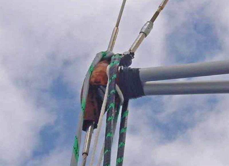 Ensuring the rig stayed up to get home - photo © Ken Gourlay