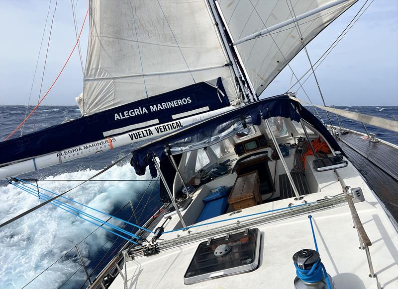 Copia de Paula - Alegria Marineros photo copyright Vuelta Vertical taken at  and featuring the Cruising Yacht class