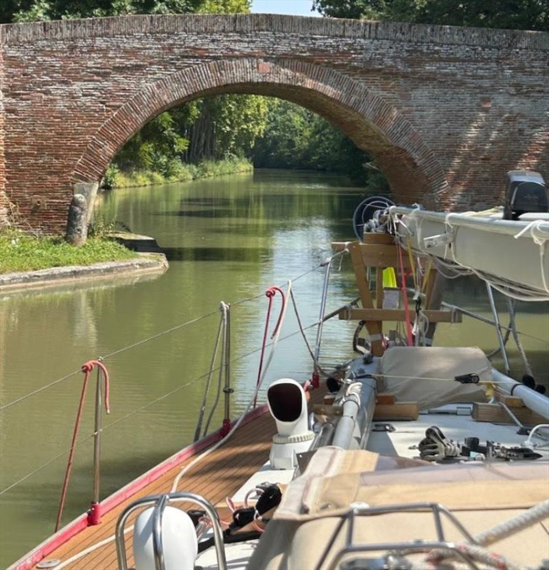 Canal du Rhône à Sète - photo © SV Red Roo