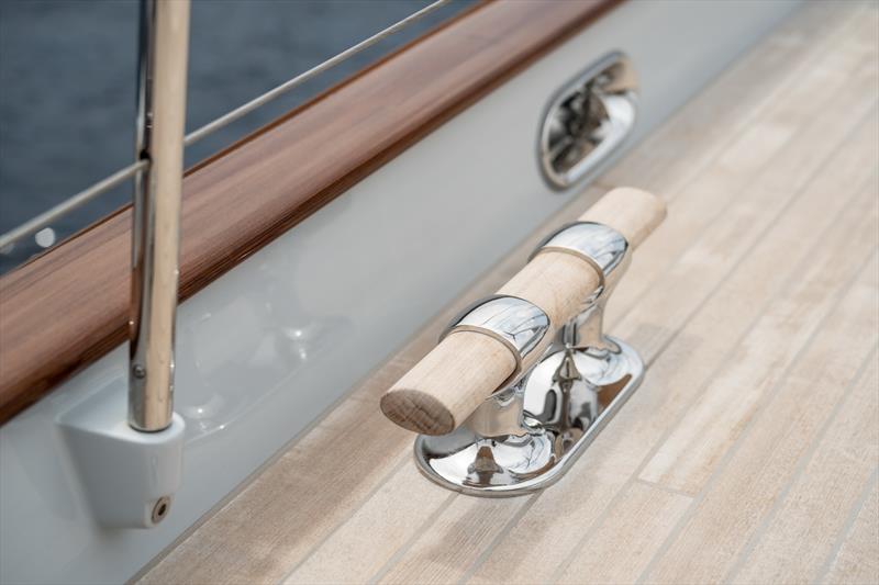 Minimized deck clutter. The continuous caprails, inboard stanchions with hidden footlights, reflect careful attention to detail - photo © Royal Huisman
