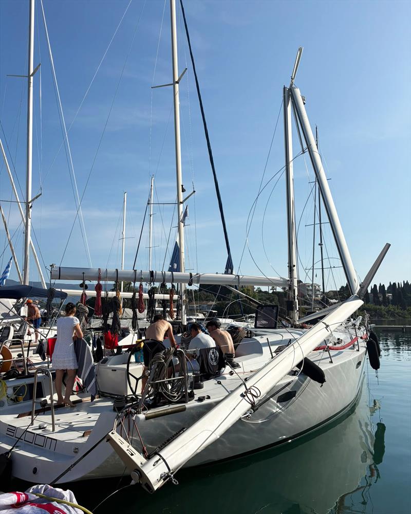 A mast failure - photo © Cyclops Marine