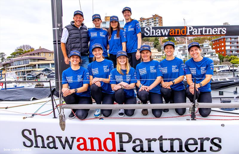 Women Racing team with Pat Langley from Vaikobi - photo © Bow Caddy Media