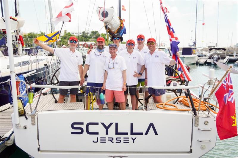 Happy sailors arriving in Bermuda! - photo © Fran Grenon / Spectrum Photo