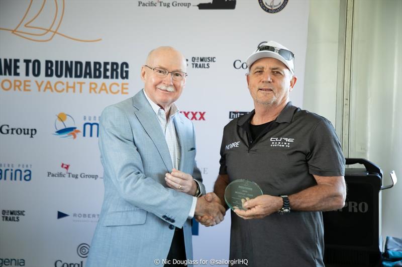 Professor Graeme Nimmo RFD presenting Allan Larkin from Noire with one of their trophies - photo © @sailorgirlhq