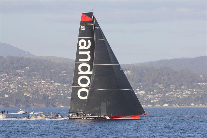 andoo Comanche climbs up the River Derwent - photo © Tony Lathouras