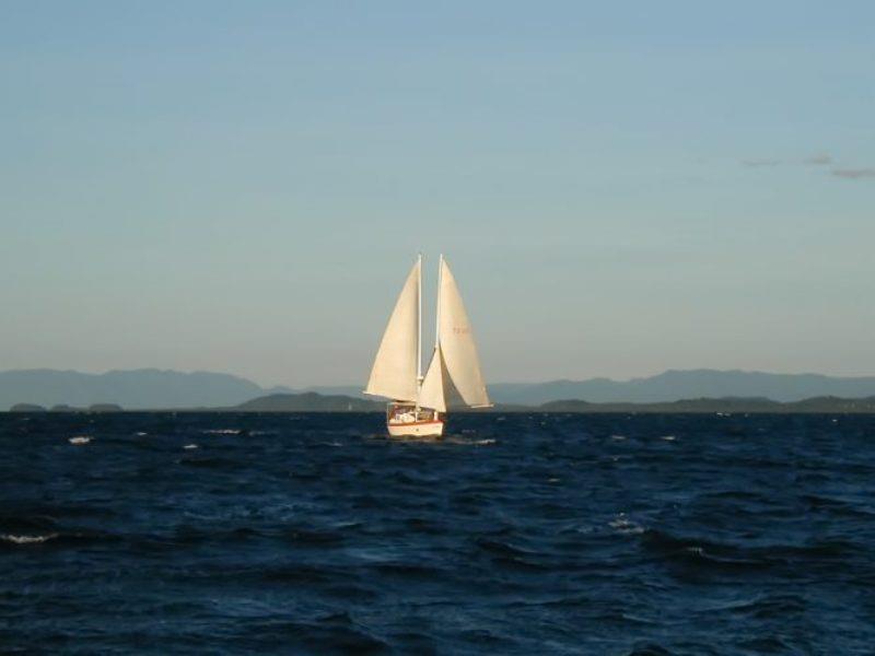 Afterglow leaving Dunk Island - photo © Hugh & Heather Bacon