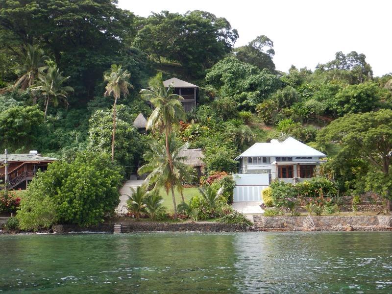 Waterfront Houses - photo © Andrew and Clare Payne / Freedom and Adventure