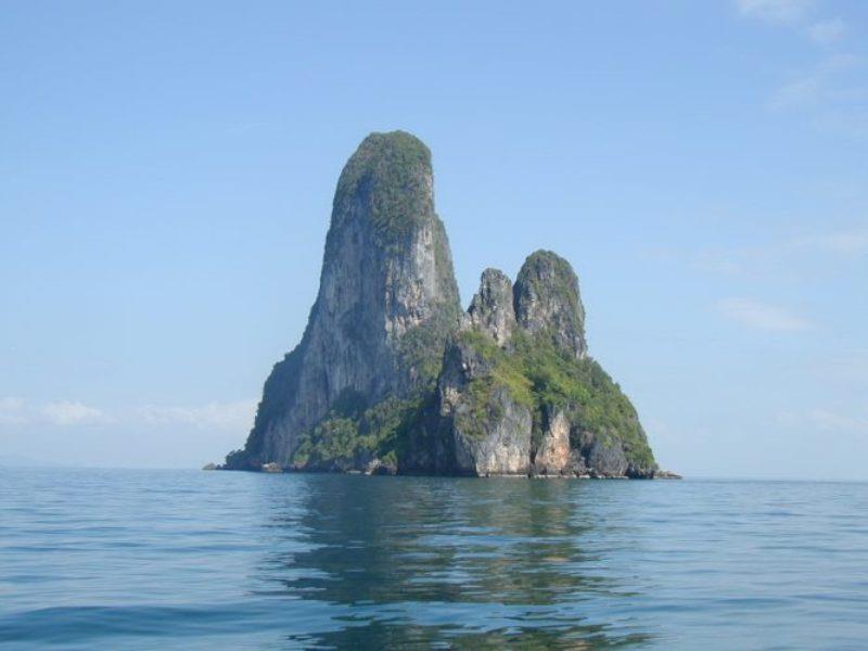 Enroute to Phi Phi Don Island photo copyright Hugh & Heather Bacon taken at 