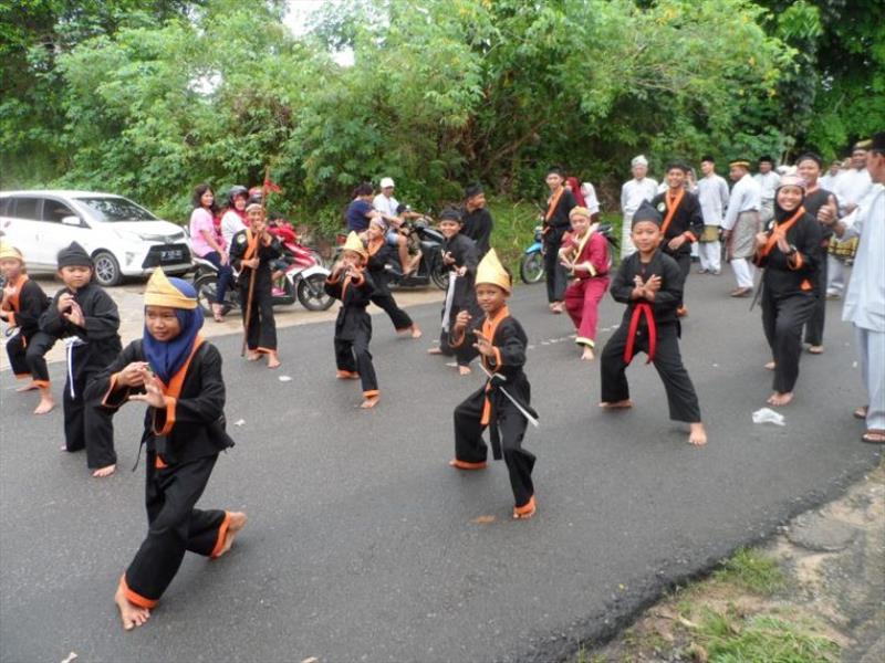 Palau Bintan Kijang parade - photo © Sue Woods