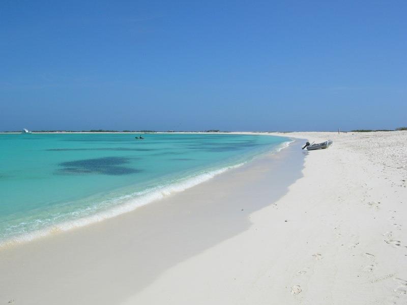 Isla Tortuga Venezuela - photo © Hugh & Heather Bacon