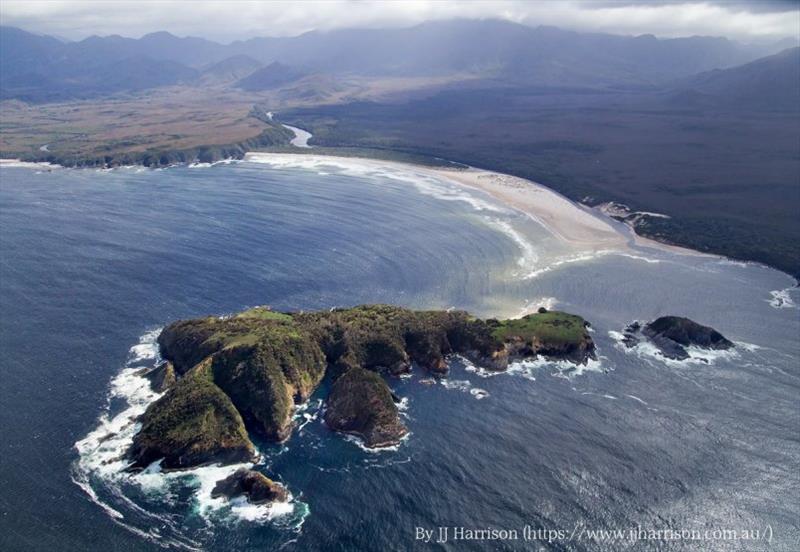 The beach of Louisa Island - photo © JJ Harrison