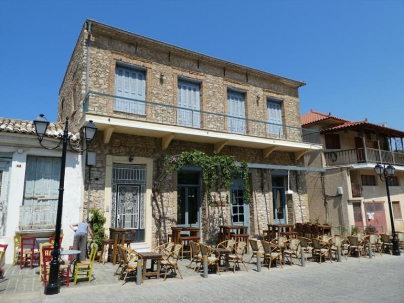 Greek street scene - photo © SV Red Roo