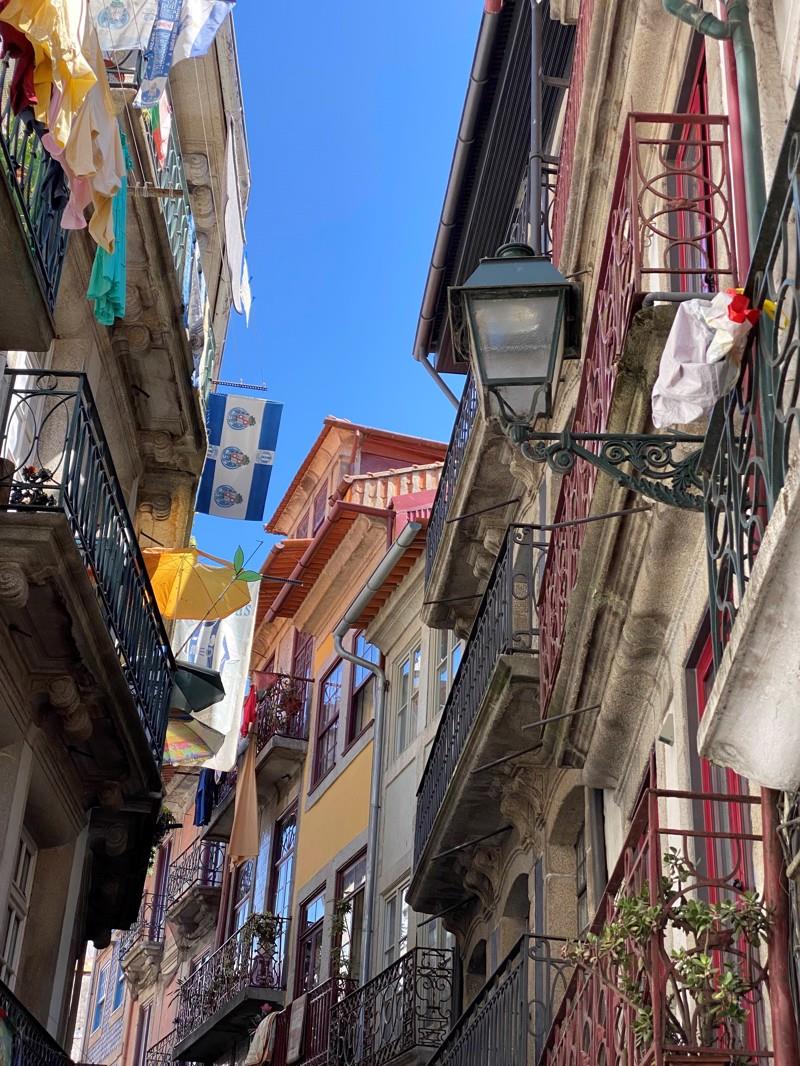 A street in the old city of Porto - photo © Thierry Courvoisier