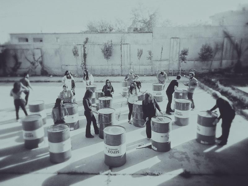 A Spontaneous Symphony for Barrels - photo © Vincent Moon