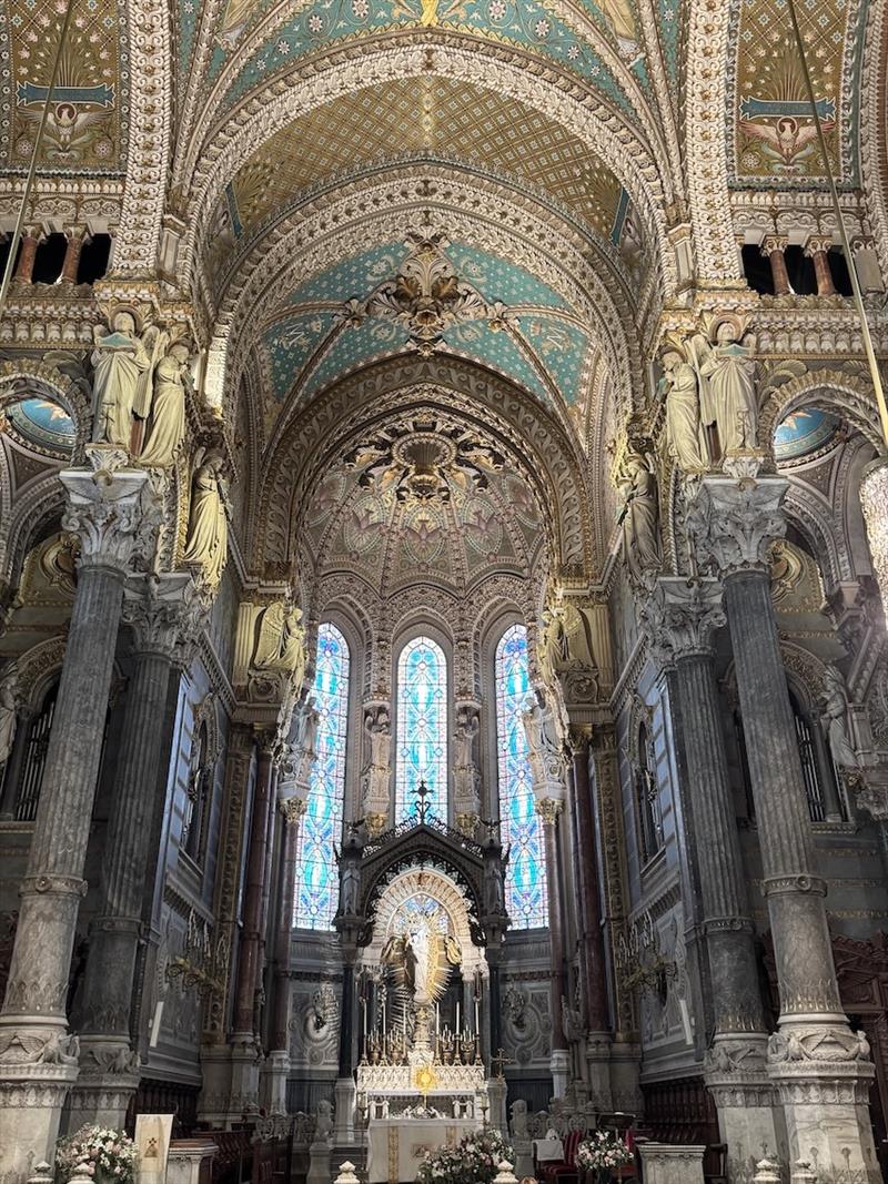 Inside - Basilica of Notre Dame – Lyon - photo © SV Red Roo