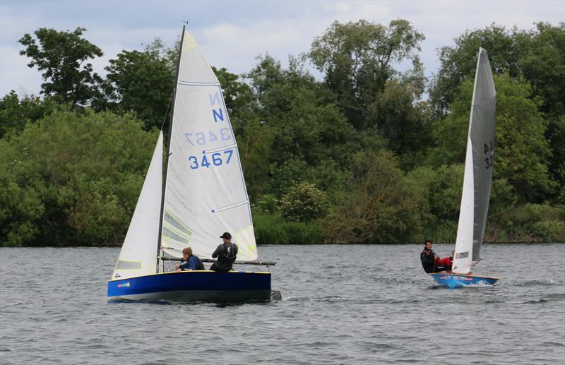 Jamie Grigor and Eli Baxter (3467) with Ed and Matt Firth (3244) - photo © Oscar Lee