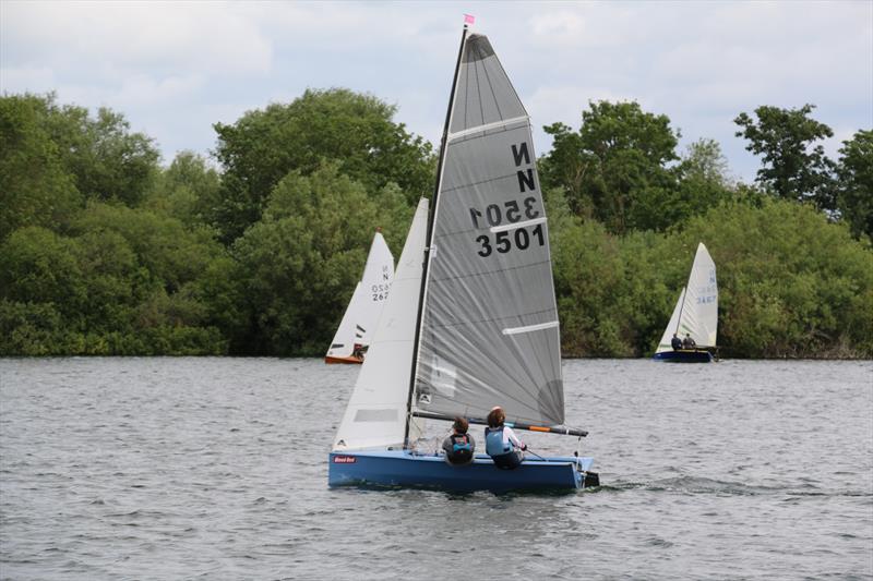 Robert and Charlotte Stewart in N3501 - photo © Oscar Lee