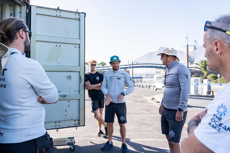 The Tech Team has to prepare the work area again for the repair, to lift the boat out of the water and have all the tools and materials ready - photo © Gauthier Lebec / GUYOT environnement - Team Europe