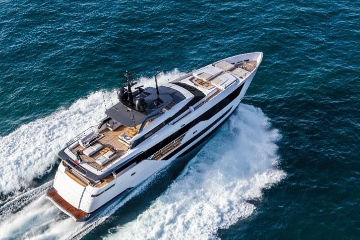 Custom Line 106 - photo © Ferretti Group
