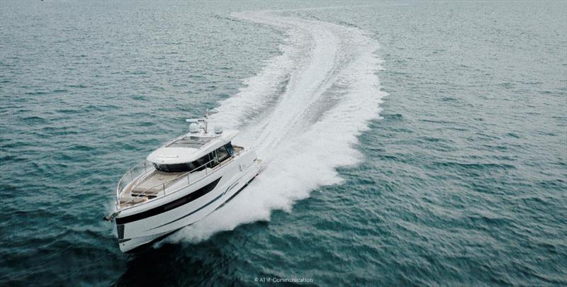 Wellcraft 435 - photo © Wellcraft