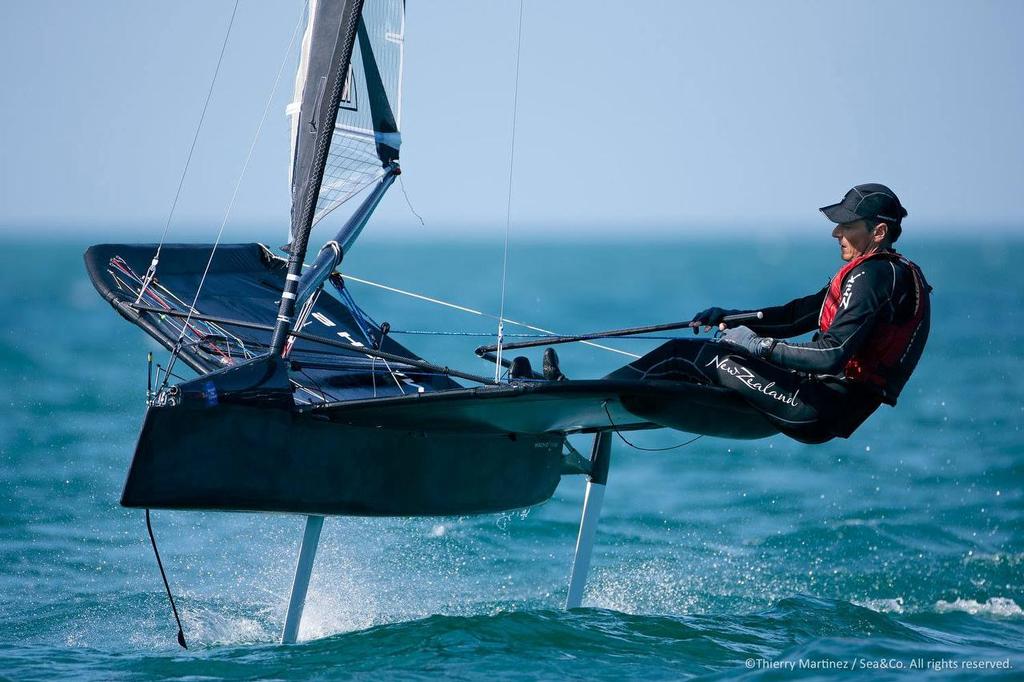 Dean Barker - Practice Day - 2015 Moth World Championships, Sorrento, Melbourne © Thierry Martinez http://www.thmartinez.com