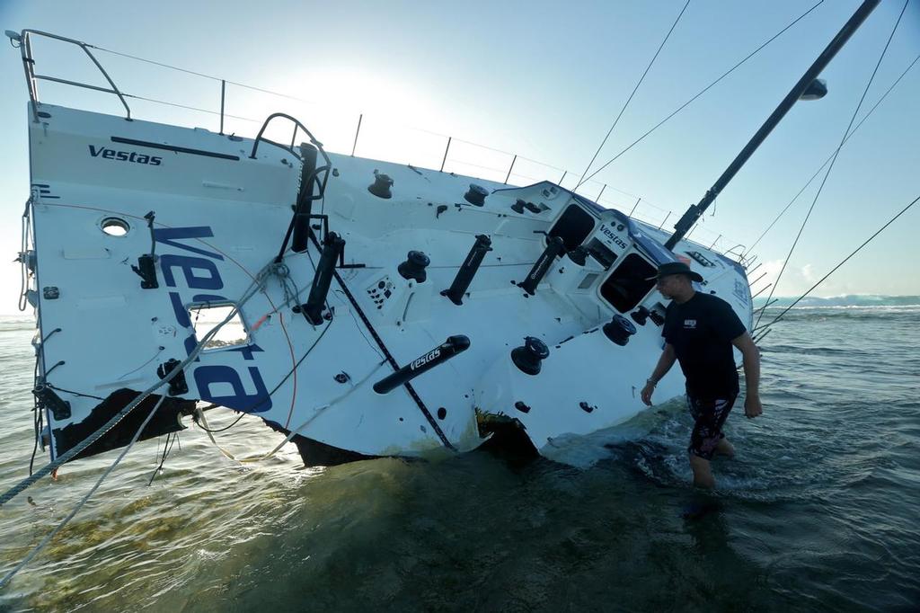 December 19, 2014. Team Vestas Wind salvage operation begins in St Brandon Island - Mauritius. © Shane Smart/Volvo Ocean Race http://www.volvooceanrace.com