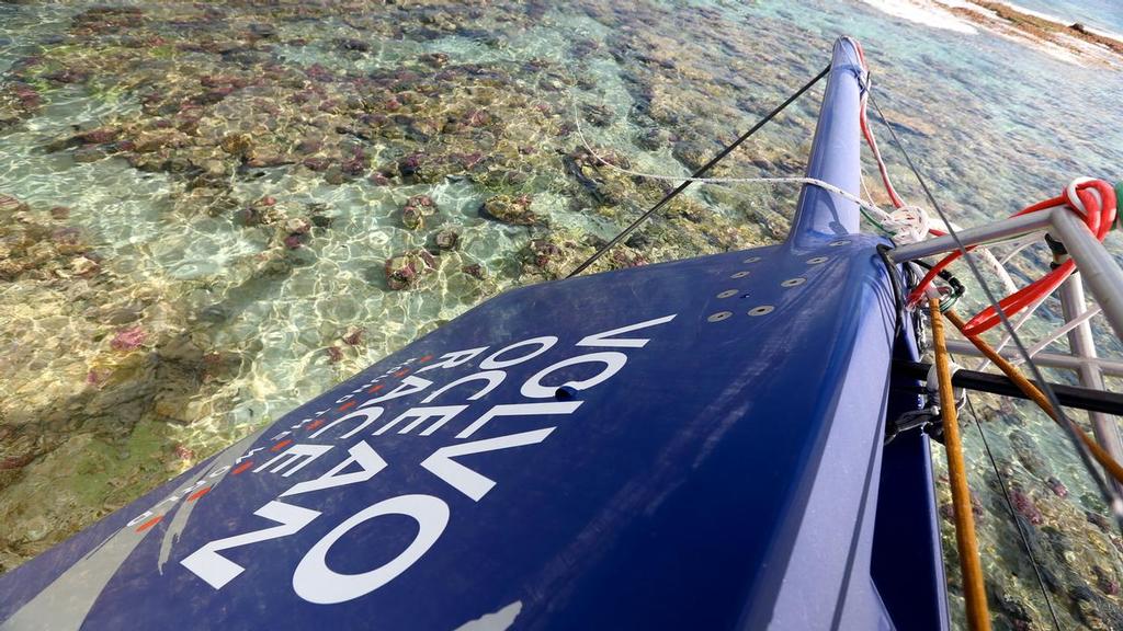 December 19, 2014. Team Vestas Wind salvage operation begins in St Brandon Island - Mauritius. © Shane Smart/Volvo Ocean Race http://www.volvooceanrace.com
