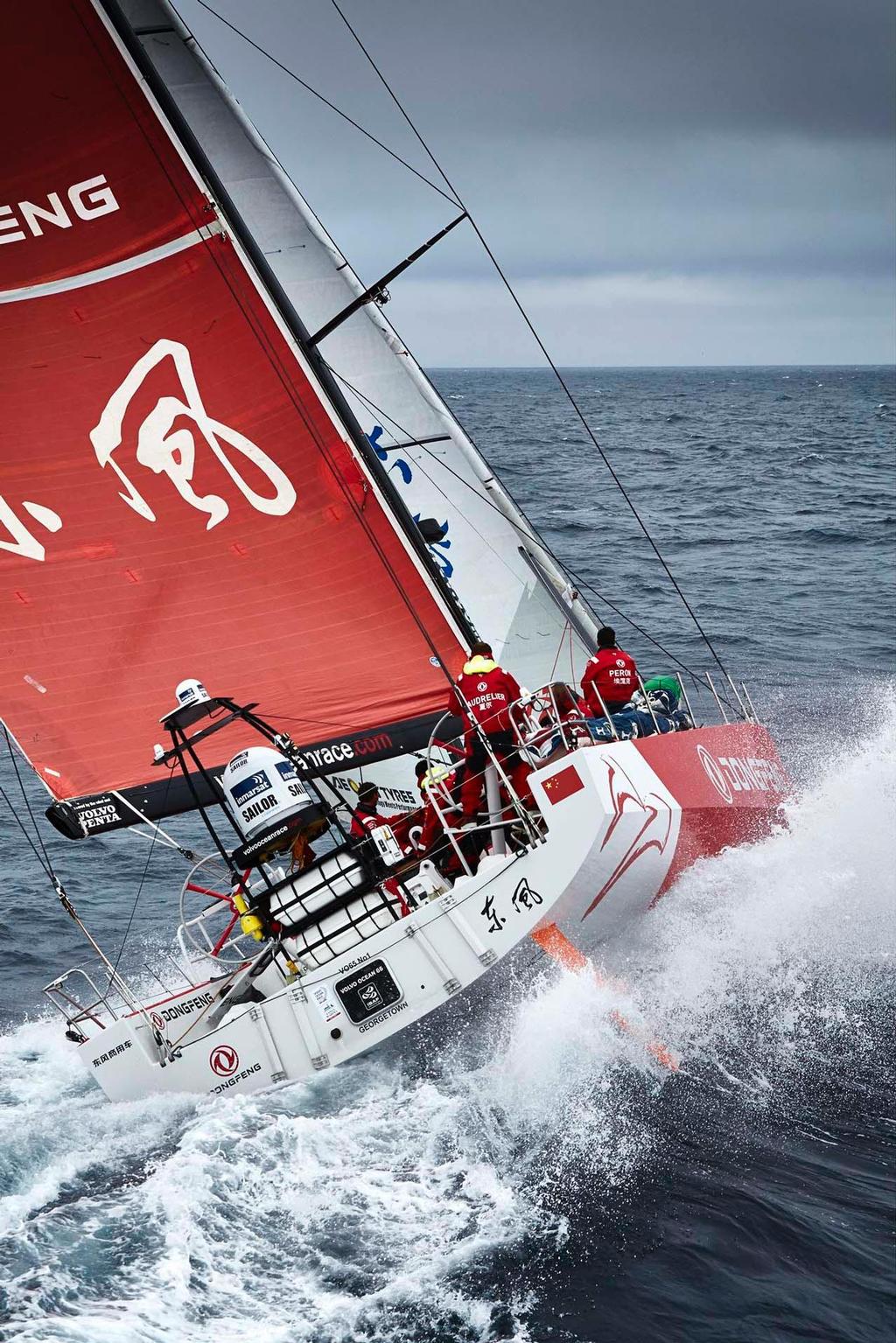 Dongfeng's rearview ©  Benoit Stichelbaut / Dongfeng Race Team
