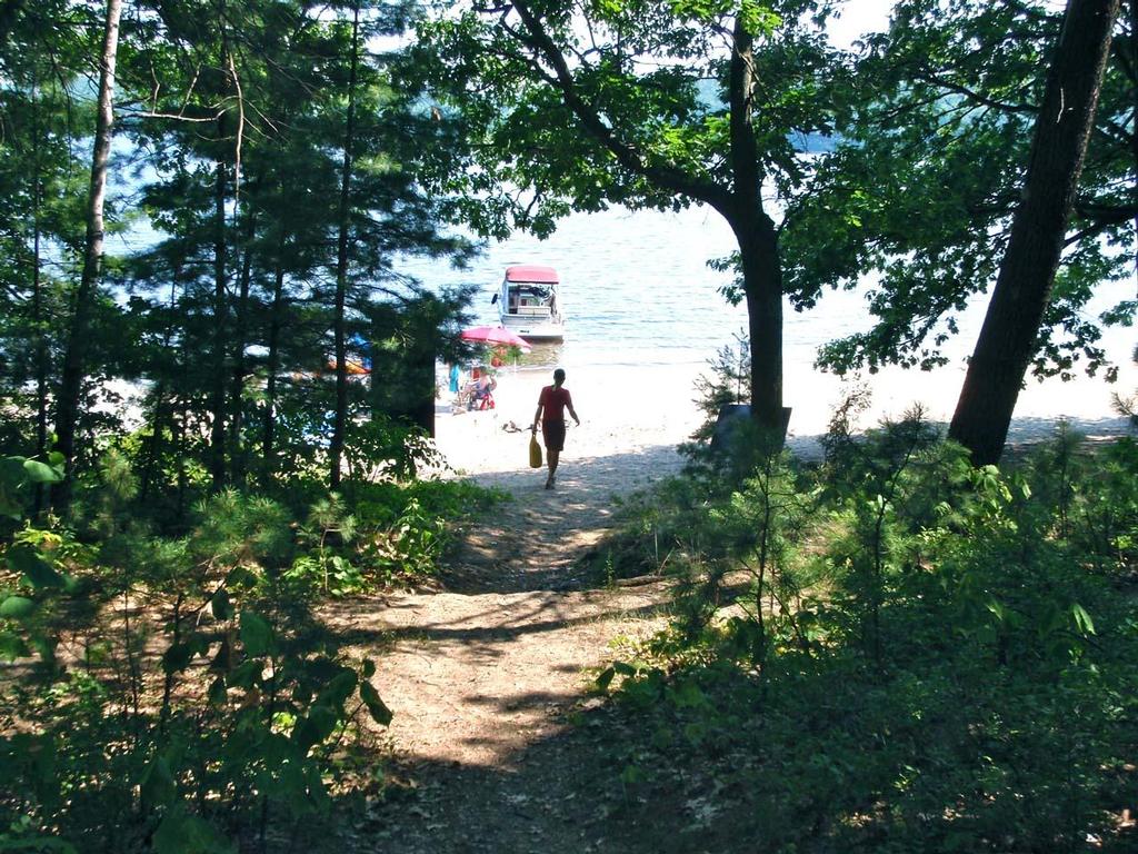 Lake Temiskaming, path and beach. © Virgil Knapp and Trish Robinson