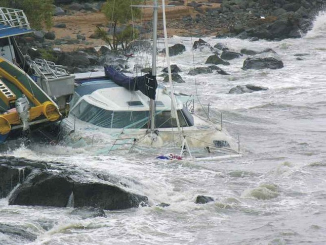 Airlie Beach/Cannonvale storm damage © Jim Gard, Fusion Catamarans Airlie Beach http://www.fusioncats.com.au