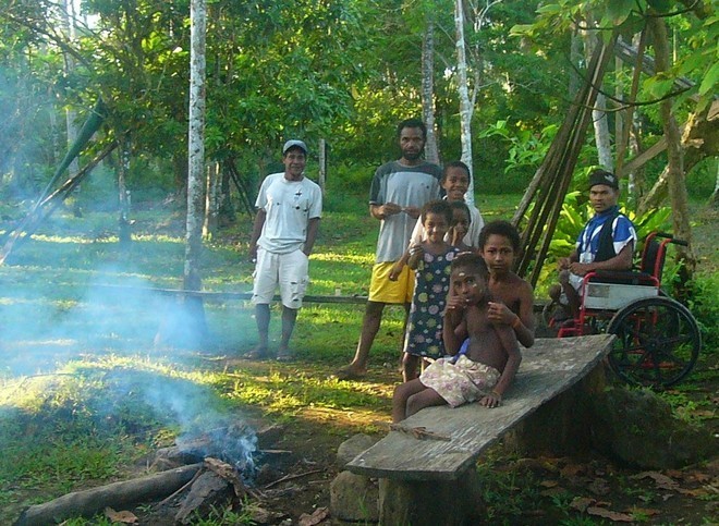 Bahi Sunday School &copy; OceansWatch www.oceanswatch.org