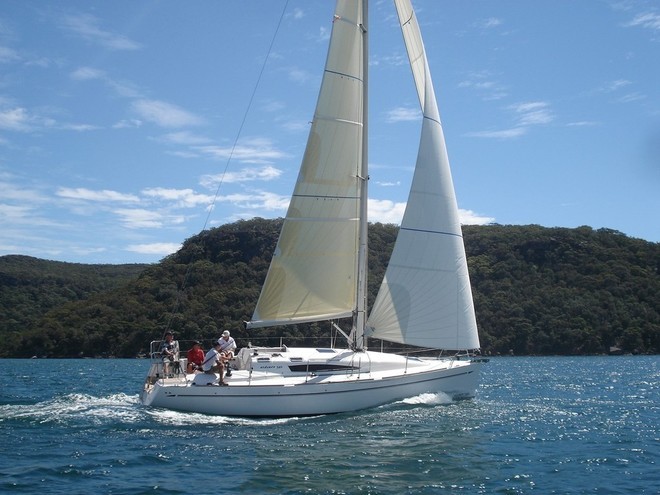 Elan 340 in profile © Elan http://navsail.com.au